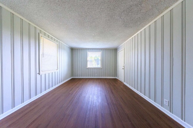 Building Photo - NOW AVAILABLE!!  Affordable Renovated 2 Be...