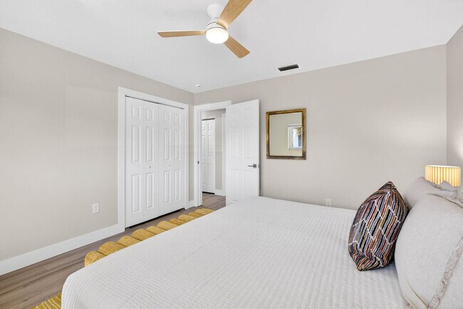 Building Photo - 153 Vista Hermosa Cir