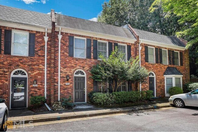Building Photo - 7404 Saint Charles Sq