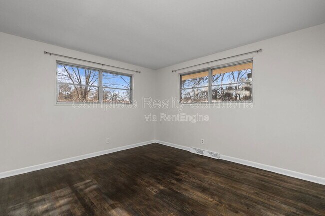 Building Photo - 9834 Portage Dr