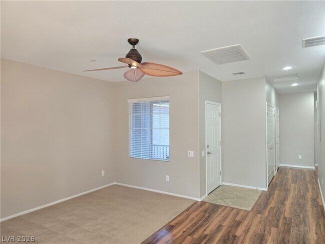 Building Photo - 6868 Sky Pointe Dr