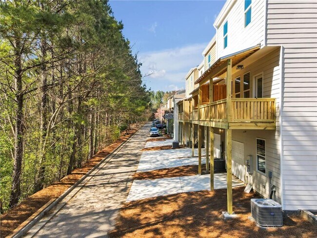 Building Photo - 199 Riverstone Commons Cir
