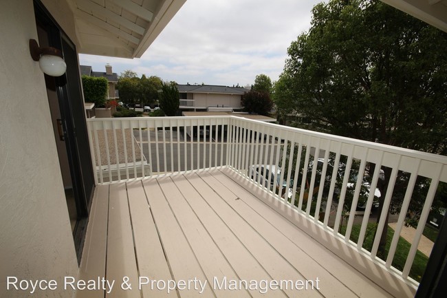 Building Photo - 3 br, 2.5 bath House - 7988 Playmor Terrace
