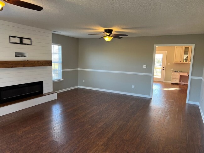 Building Photo - Cool Springs  - 4 BR / 2 BA