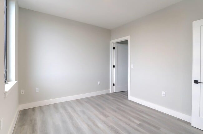 Building Photo - 3516 John F. Kennedy Blvd