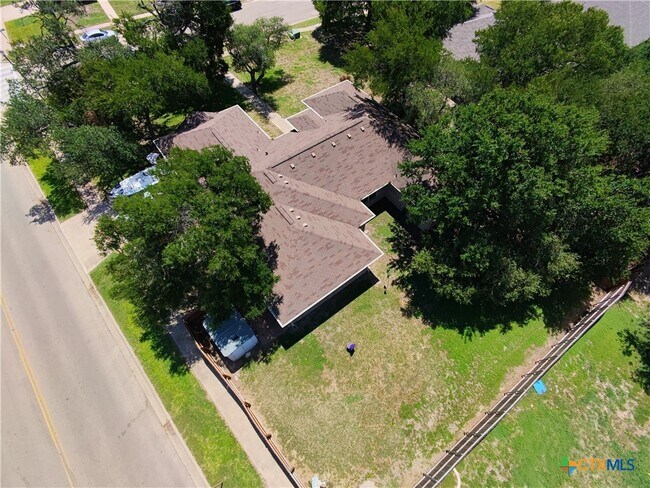 Building Photo - 5601 Hunters Ridge Trail