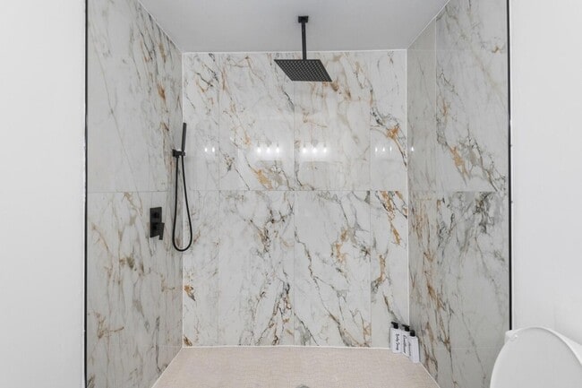 Building Photo - 150 N 22nd St