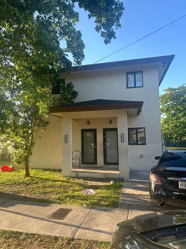 Primary Photo - 4 Bedroom Duplex in Miami