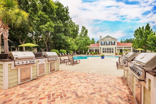 Building Photo - 609 Belle Point Dr