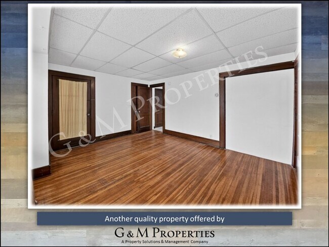 Building Photo - 1570 Mt Hope Ave