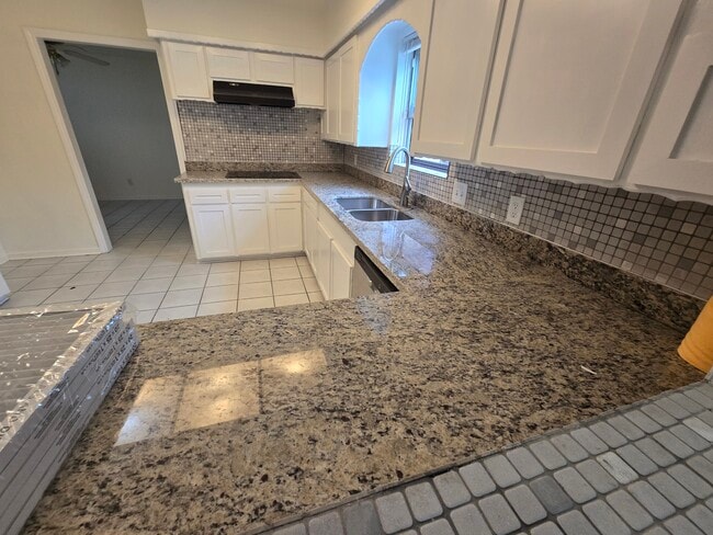 Building Photo - 9003 Haverstock Dr