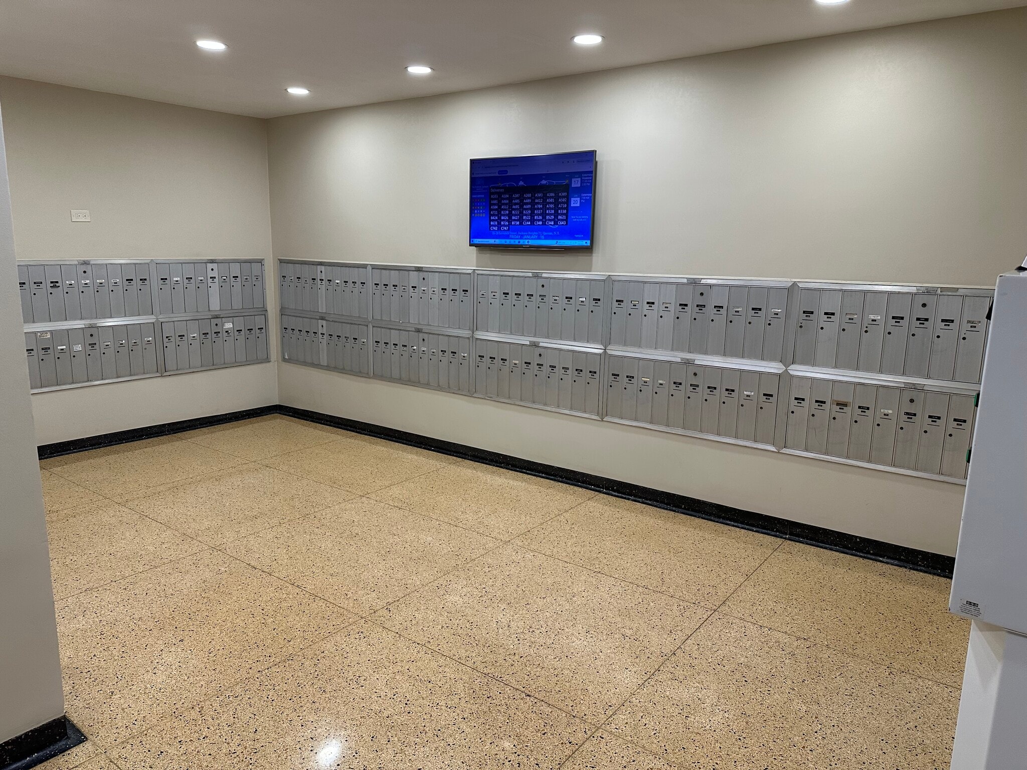 Mailbox Area - 3520 Leverich