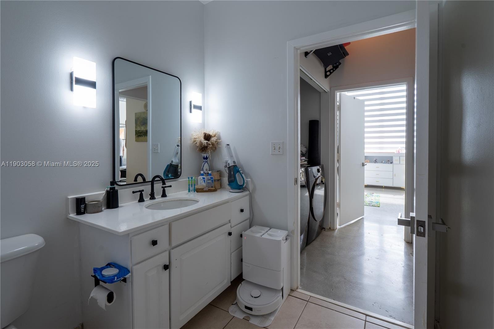 Building Photo - 2001 Biscayne Blvd