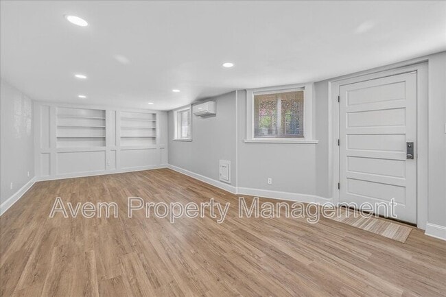 Building Photo - 1705 NW 25th Ave