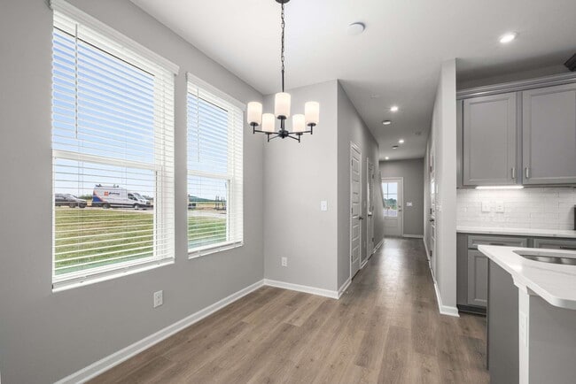 Building Photo - 5339 Bellflower Hls