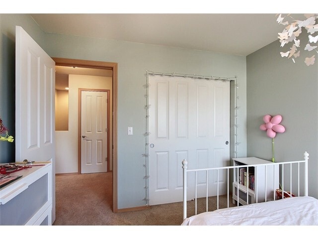 Building Photo - 3 Bedroom 2.5 Bath DuPont Townhome