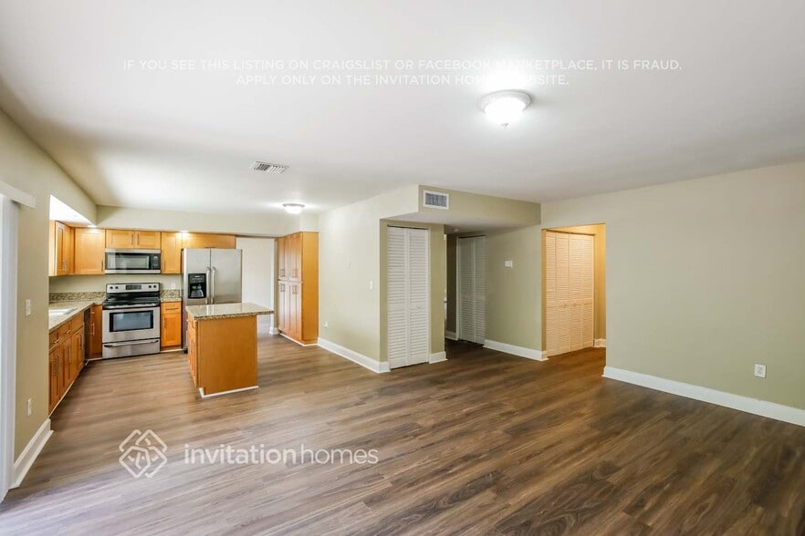 Building Photo - 9436 SW 146th Ct