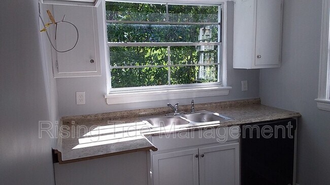 Building Photo - 4404 Avenue M