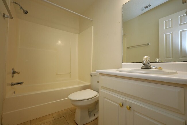 Building Photo - 6127 Vinnie Dr