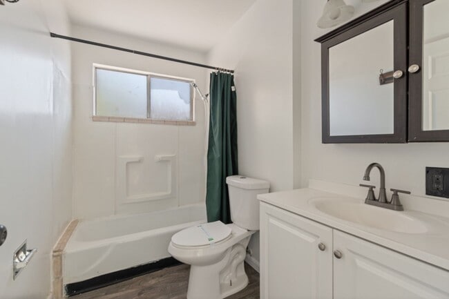 Building Photo - Gypsum 3261-3267