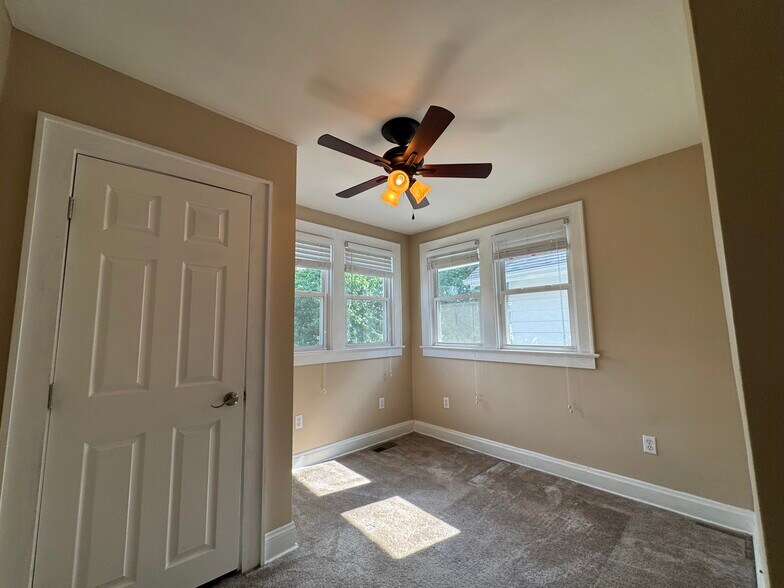 BR3 - 402 Southwood Ave