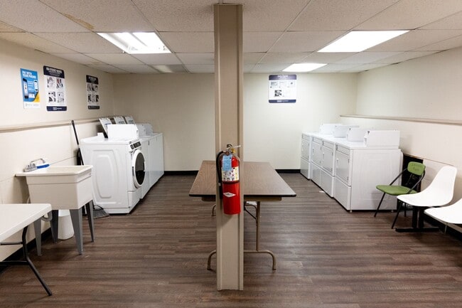 Building Photo - Charming One-Bedroom Apartment in Downtown Lancaster