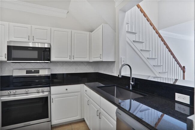 Building Photo - 1407 Westchester Ridge NE