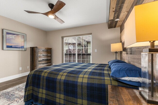 Building Photo - 3377 Sunburst Ct