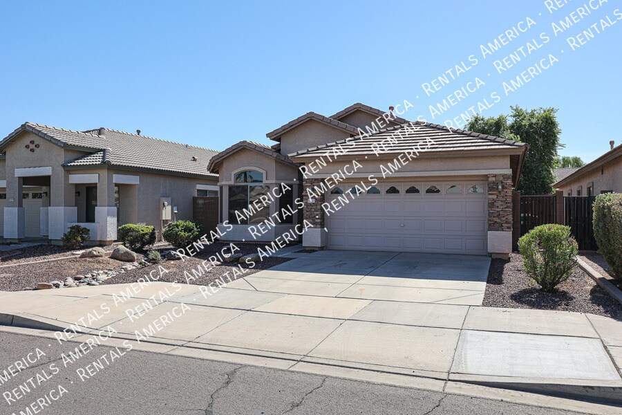 Building Photo - 12823 W Modesto Dr