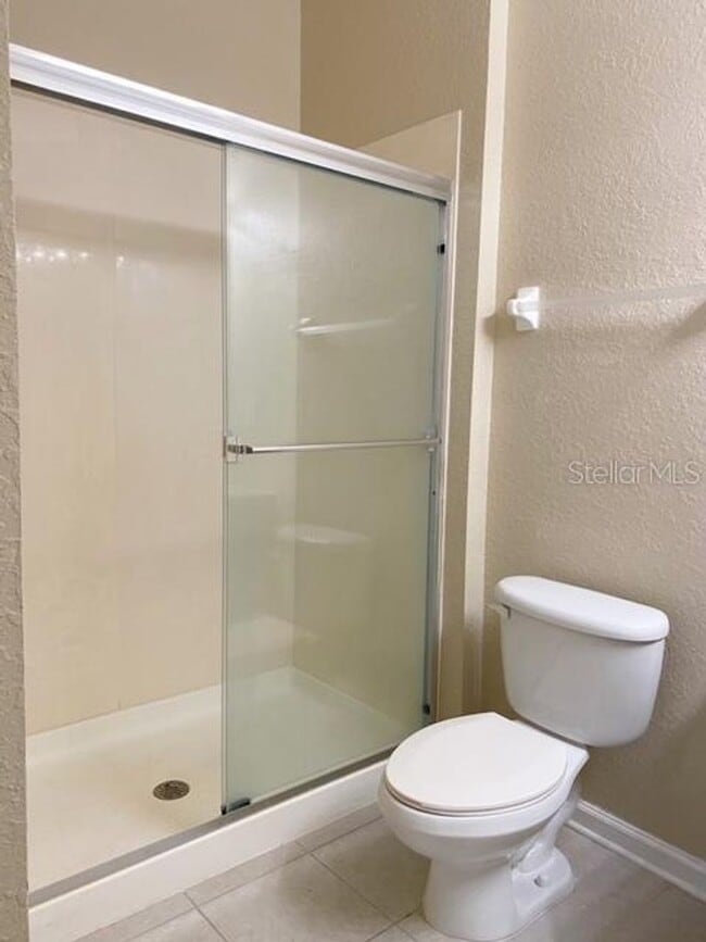 Building Photo - Spacious 3/2 Condo with Pond View!