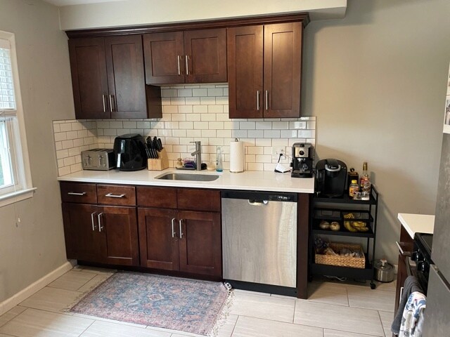 Building Photo - 720 -722 Louis Ave