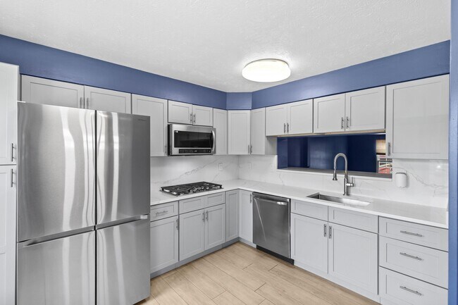 Building Photo - 5411 Castlestone Dr