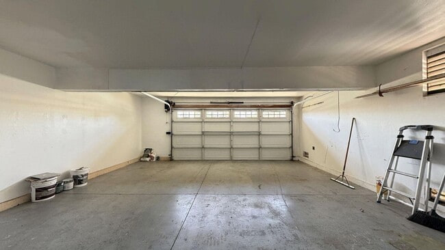 Building Photo - 13632 Cabrillo Ct