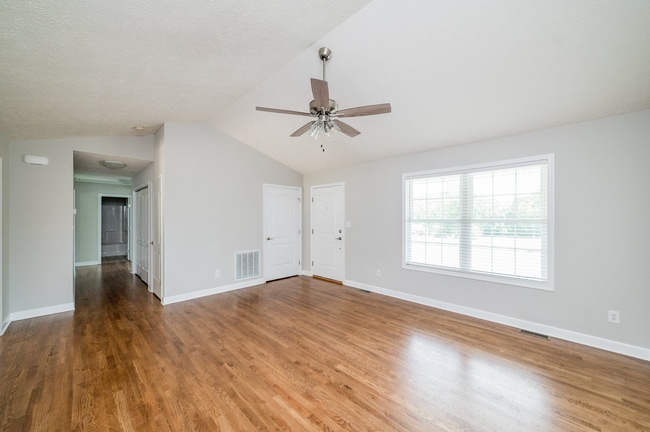 Building Photo - 3 Bedroom || 2 Bathroom Home in Madison He...
