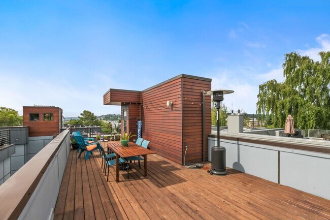 Building Photo - 3Bd/3Ba Seattle Townhome