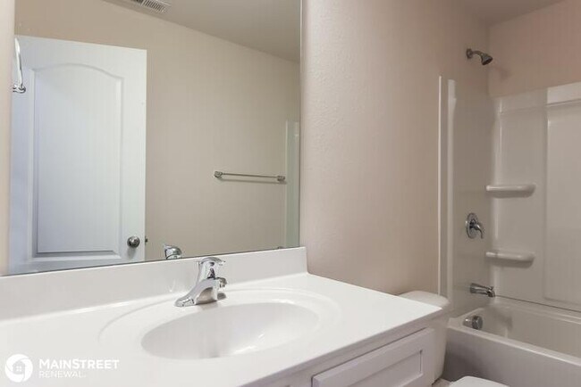 Building Photo - 118 Pillow Ln, Burlington, NC 27217