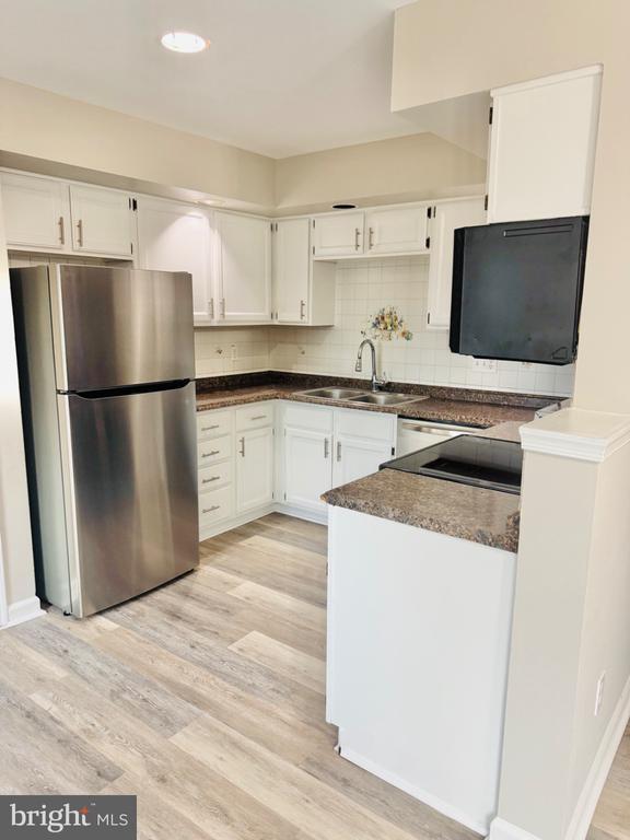 Building Photo - 10630 Winfield Loop