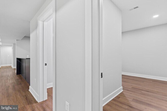 Building Photo - 11550 Henderson Rd