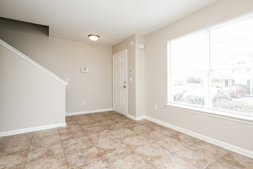 Building Photo - 8047 Logan Dr