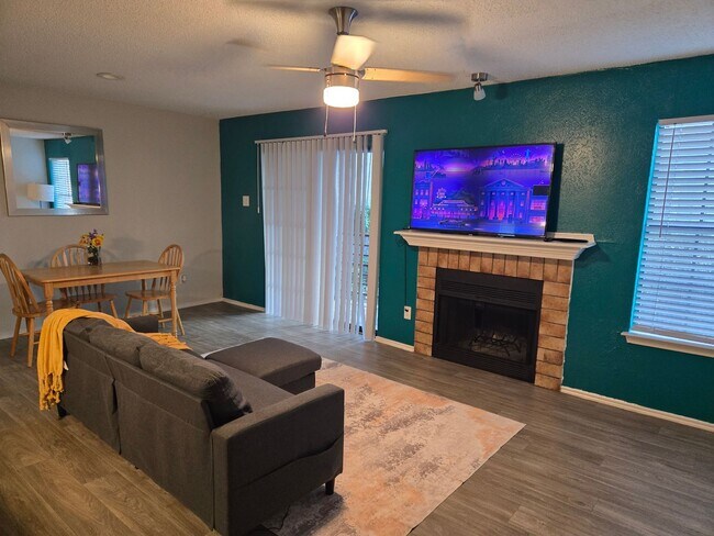 Interior Photo - Village Oaks
