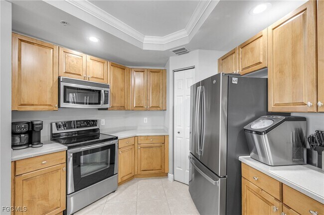 Building Photo - 2743 First St