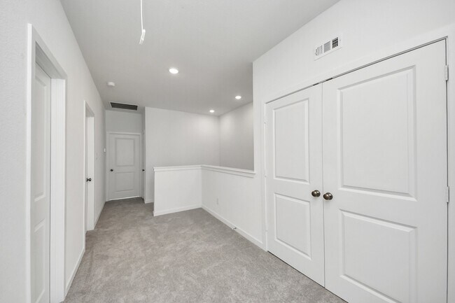 Building Photo - 2205 Via Cami Ln