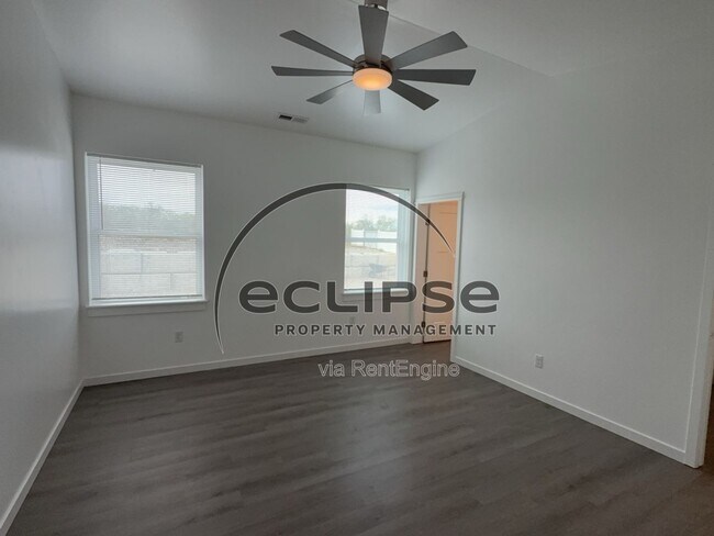 Building Photo - 147 Buena Vista Dr