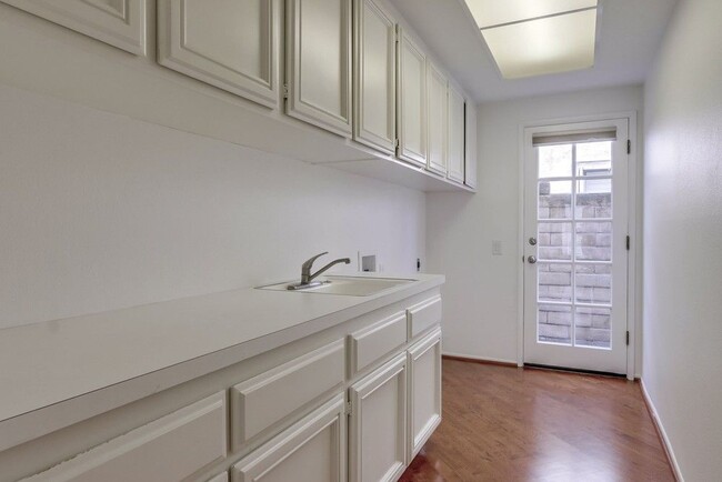 Building Photo - 26721 Sierra Vista