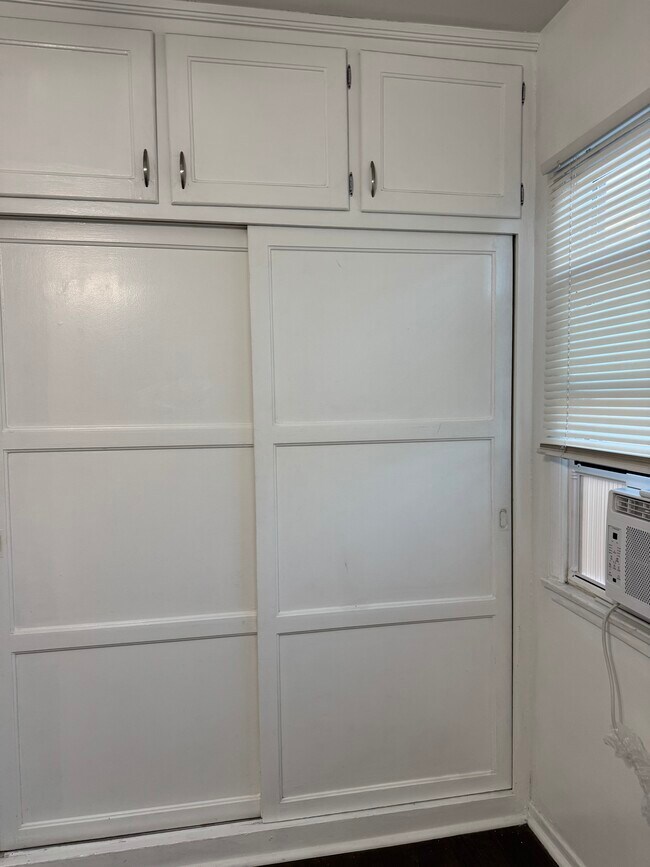 Bedroom closet - 6128 De Longpre Ave