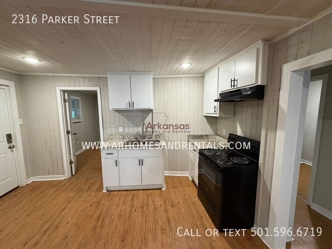 Building Photo - 2316 Parker St