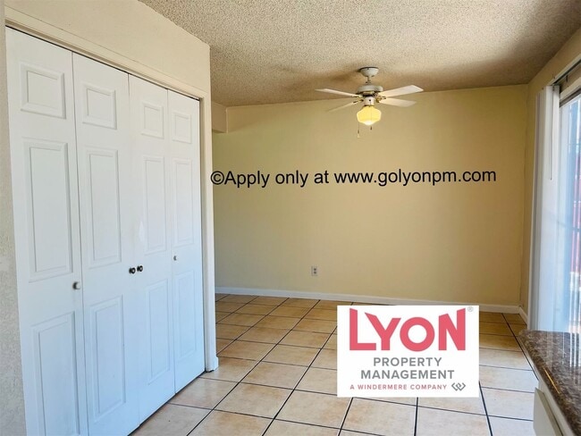 Building Photo - Darling, Spacious 3 bedroom Condo in beaut...