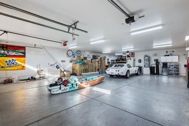 Building Photo - 3785 Cholla Dr