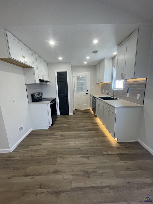 Building Photo - 101 Shamrock Ct