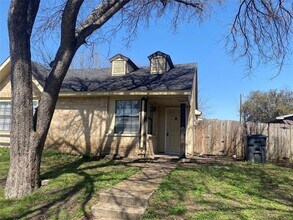 Building Photo - Limestone Dr. Duplex